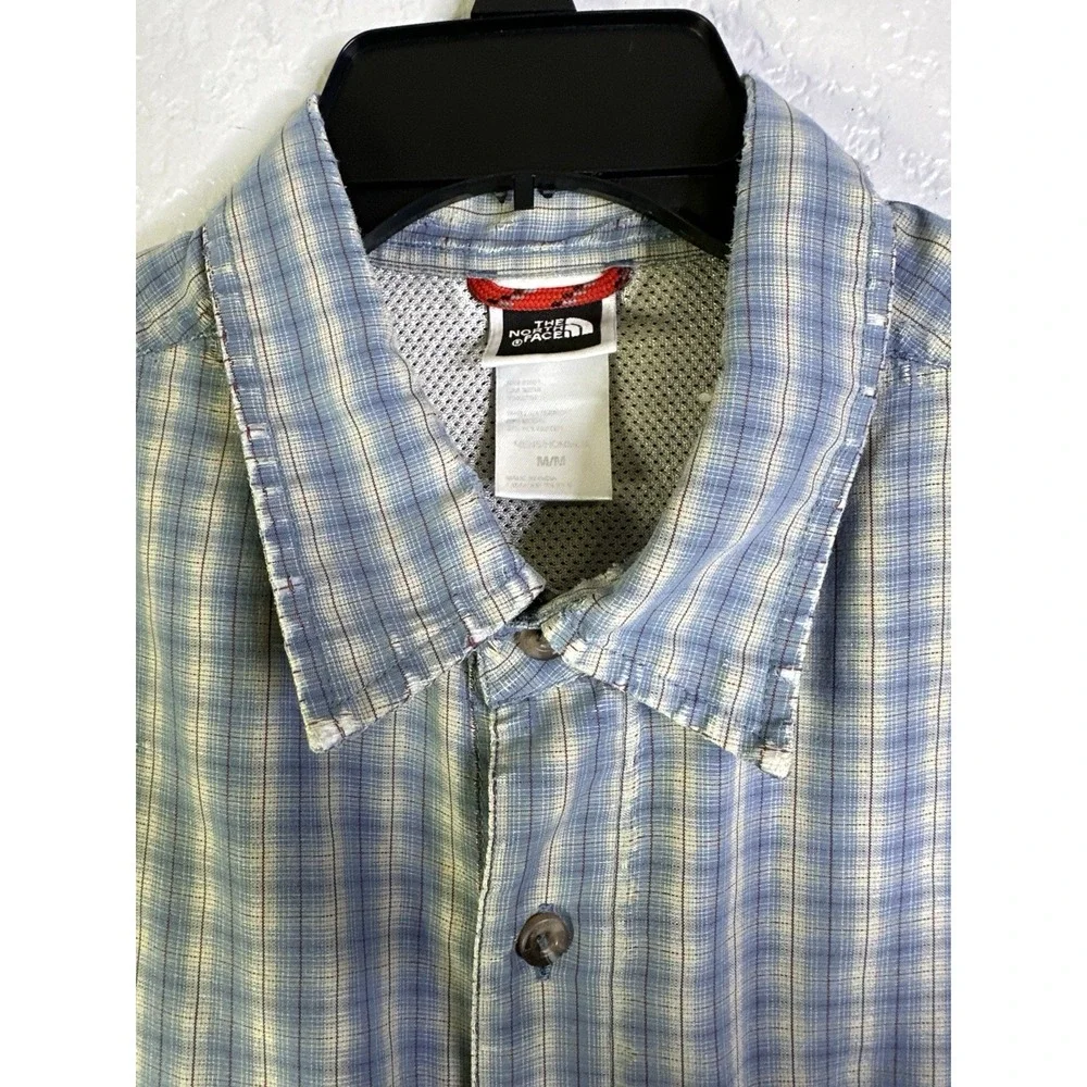 The North Face Mens Worn Plaid Striped Button Up Shirt Size Medium Zipper Pocket